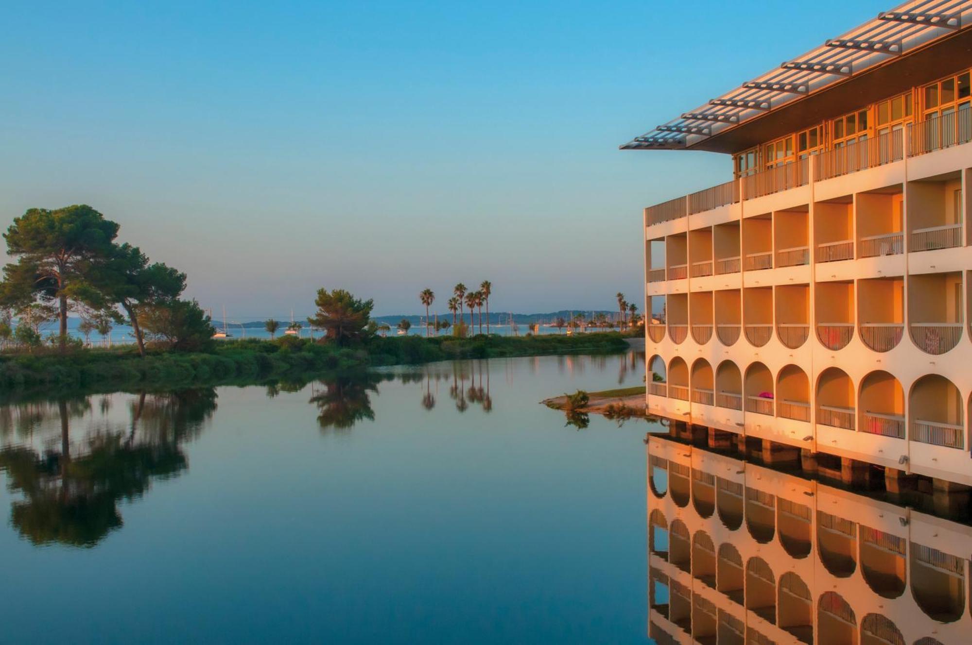 Hotel Club Le Plein Sud Vacances Bleues Hyeres Exterior photo